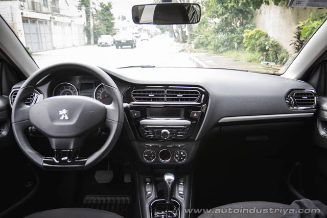 2015 Peugeot 301 AT dashboard shot