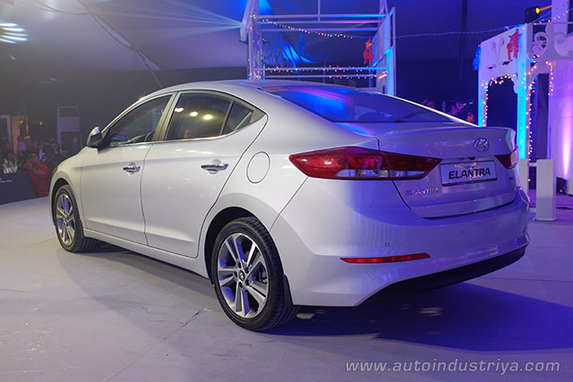 2016 Hyundai Elantra rear