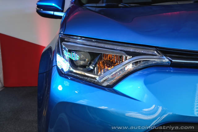 Toyota PH launches 2016 RAV4