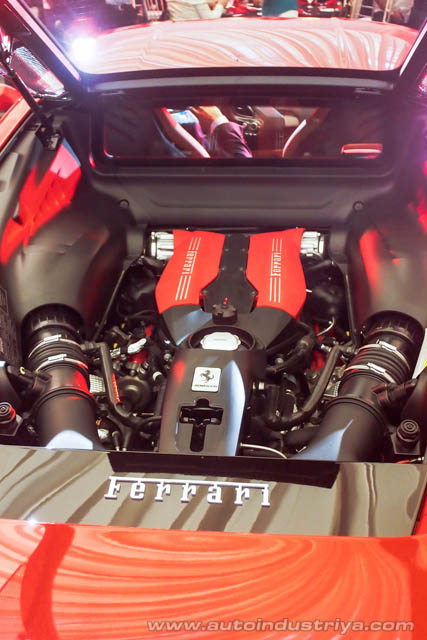 Ferrari 488 GTB engine