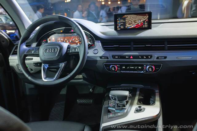 2016 Audi Q7 interior