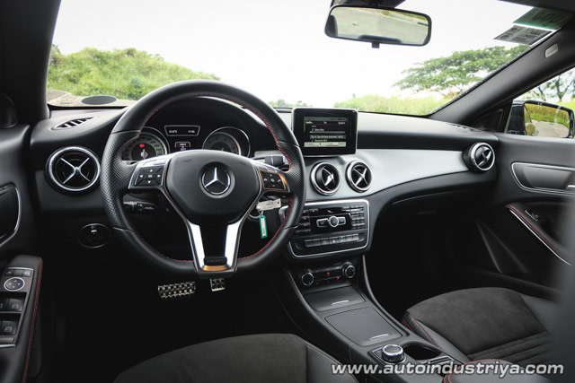 CLA250 AMG dash