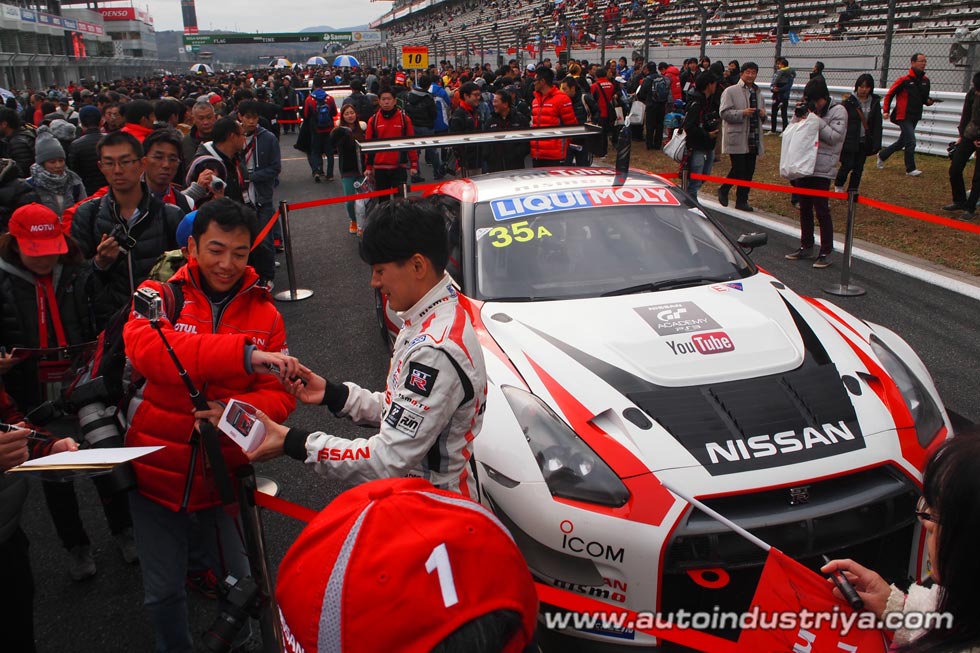 Nissan GT-R GT3 with GT Academy graduates