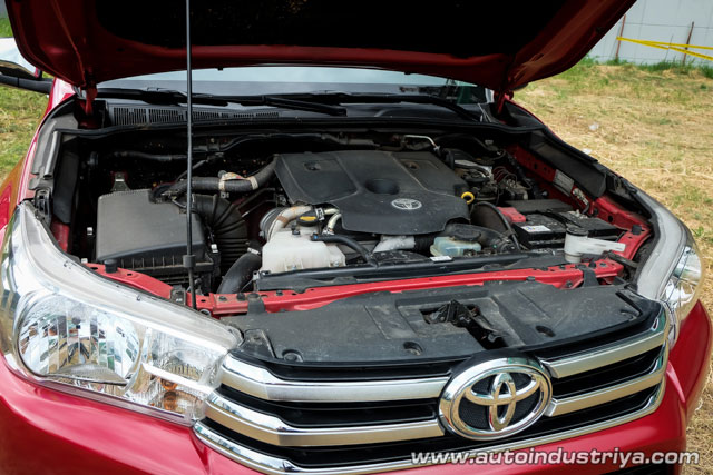 2016 Toyota Hilux engine