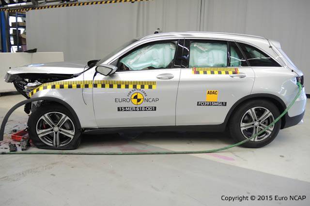 Mercedes-Benz GLC moderate overlap test