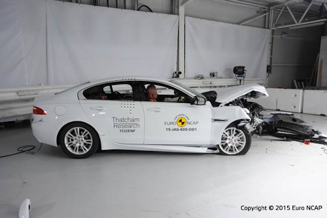 Jaguar XE moderate overlap