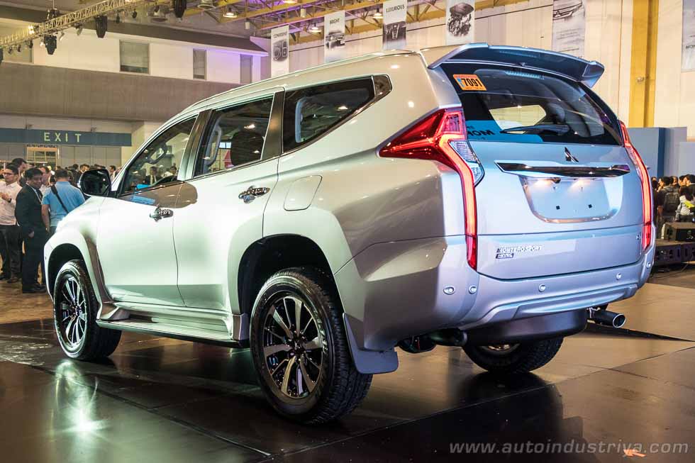 2016 Mitsubishi Montero Sport rear