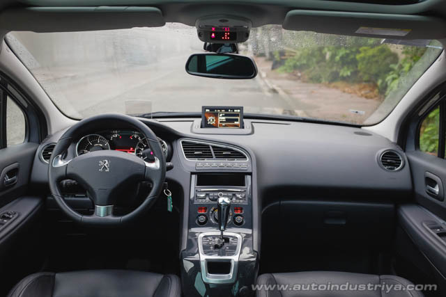 2015 Peugeot 5008 dashboard