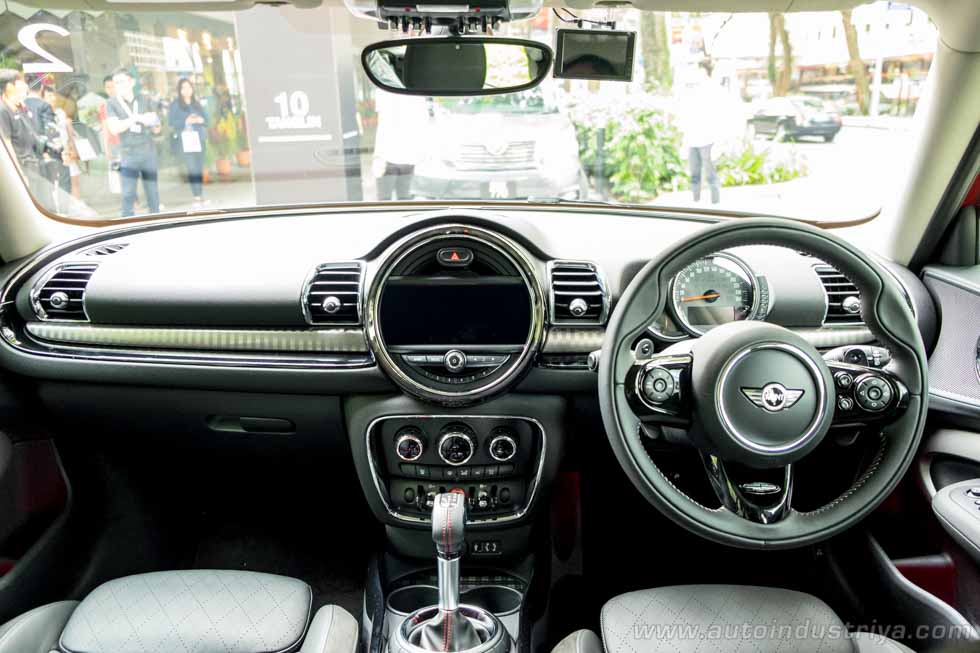2016 Mini Clubman interior