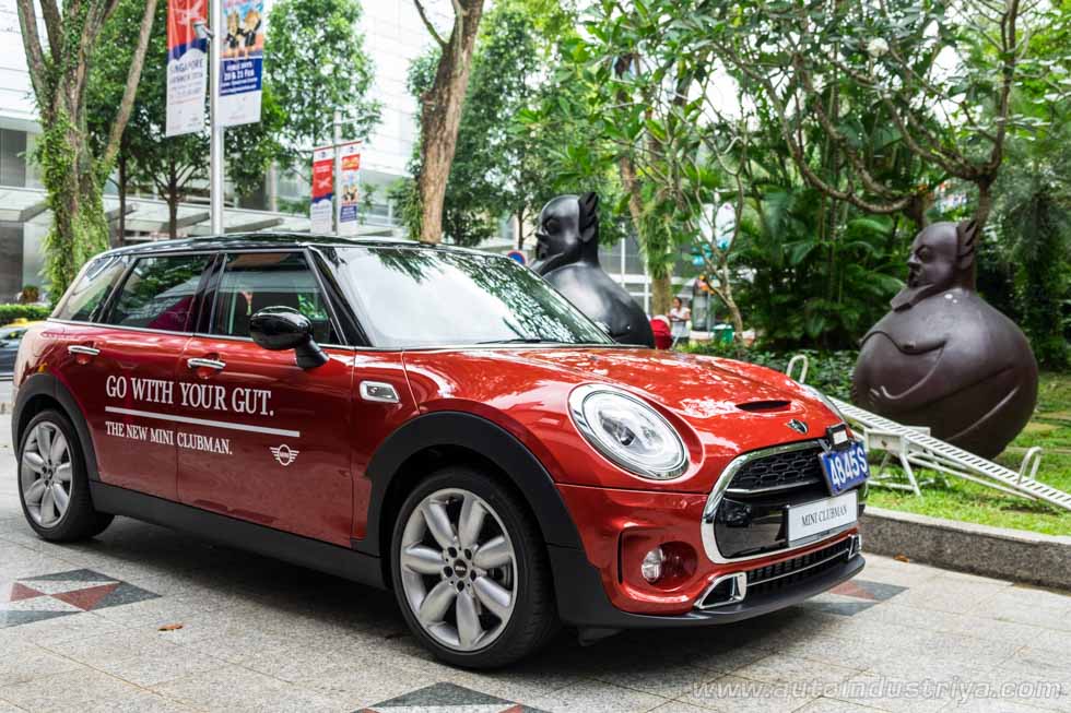 2016 Mini Clubman S front quarter