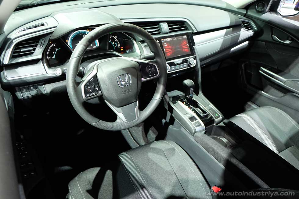2016 Honda Civic interior