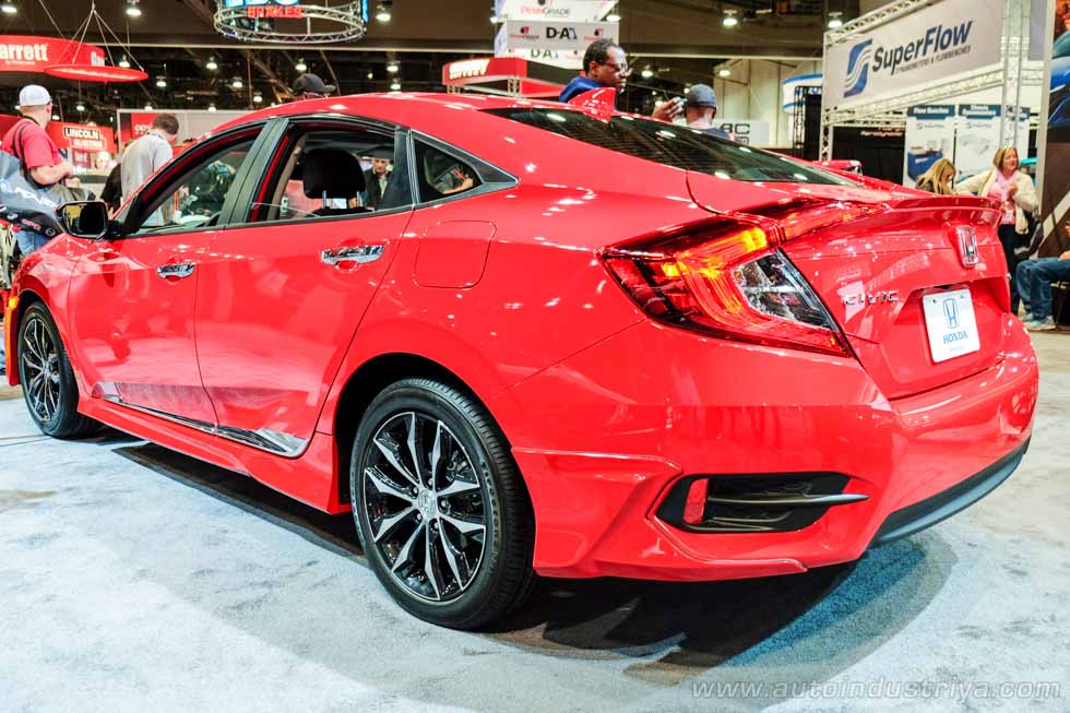 2016 Honda Civic rear quarter