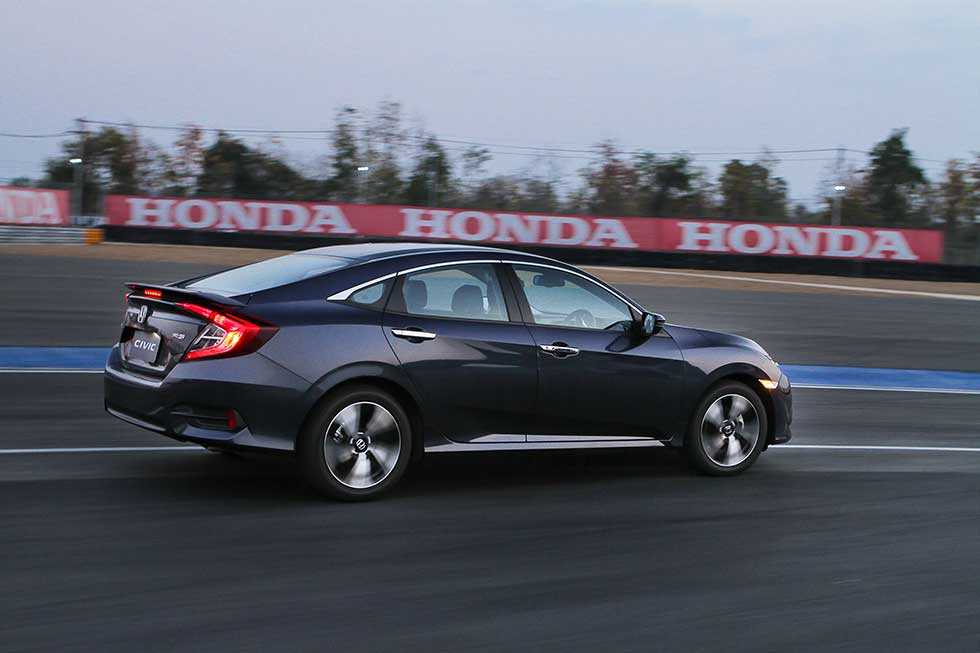 2016 Honda Civic in motion