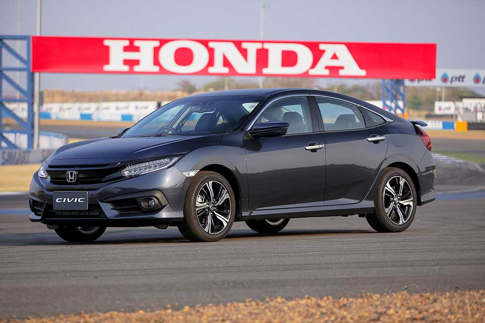 2016 Honda Civic front