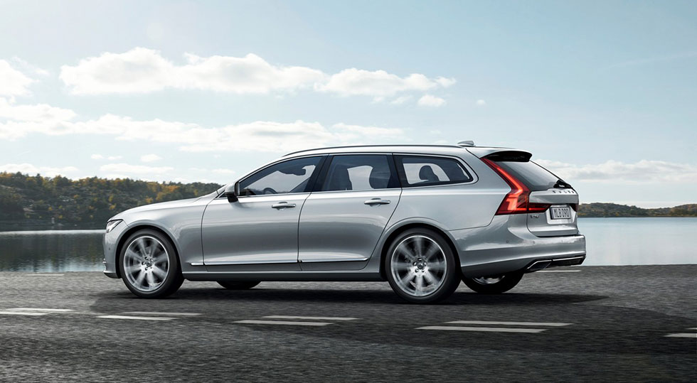 Side and rear quarter of the new Volvo V90