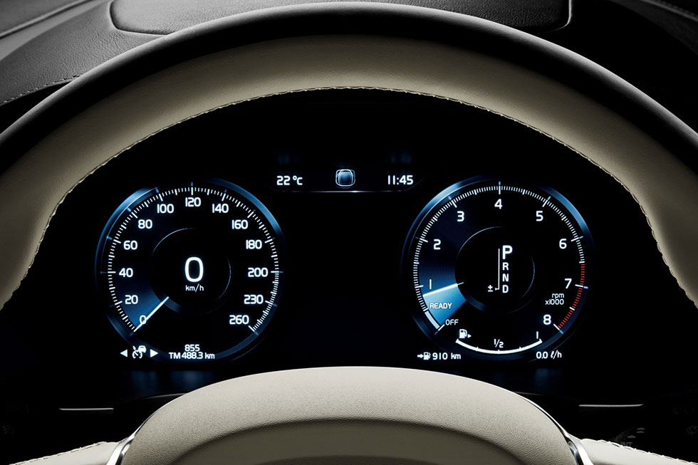 The instrument panel of the Volvo V90