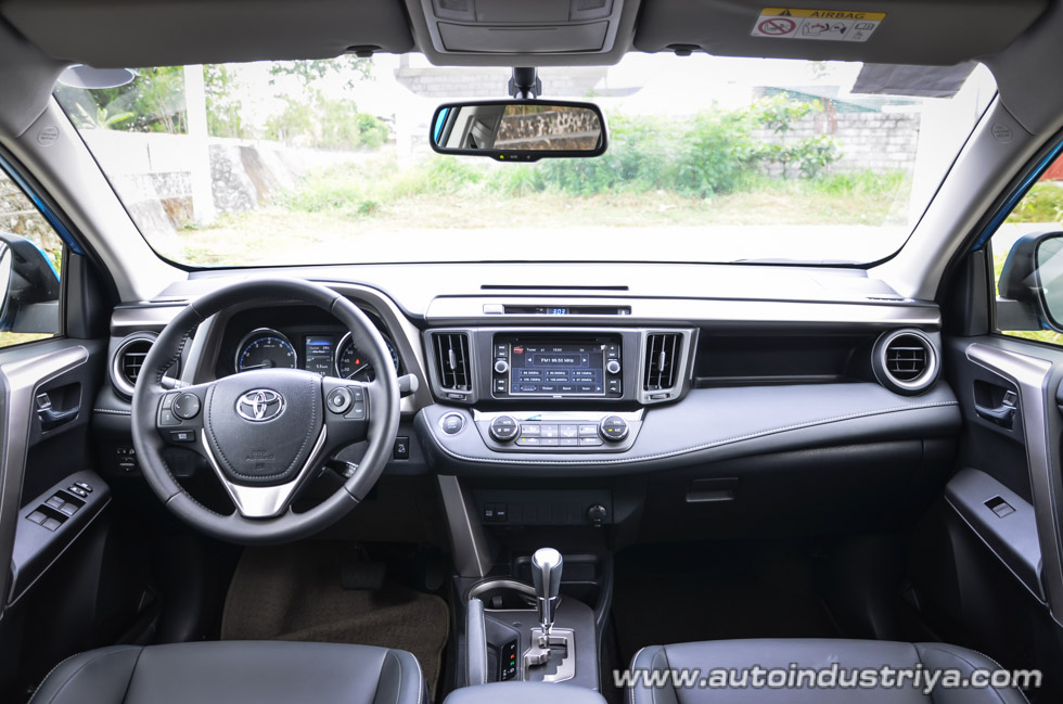 Inside the 2016 Toyota RAV4