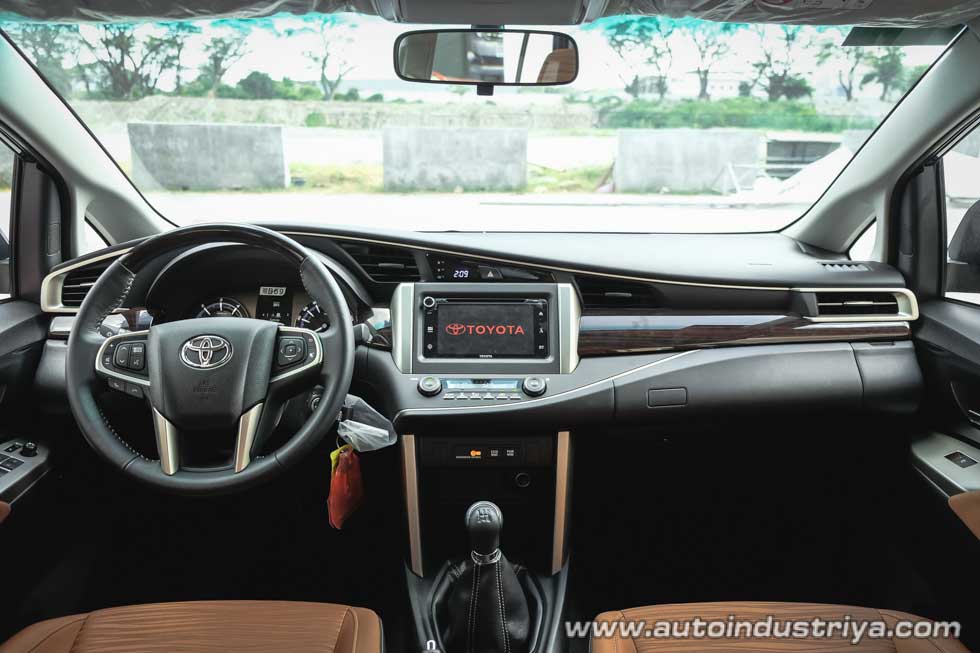 Toyota Innova dashboard