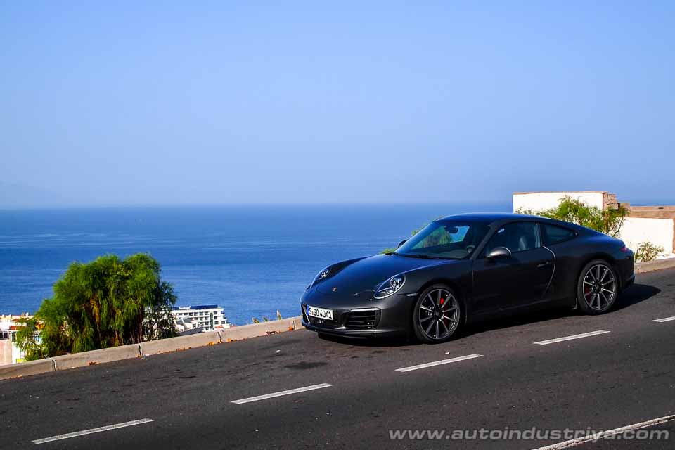 2016 Porsche 911 Carrera by the coastline