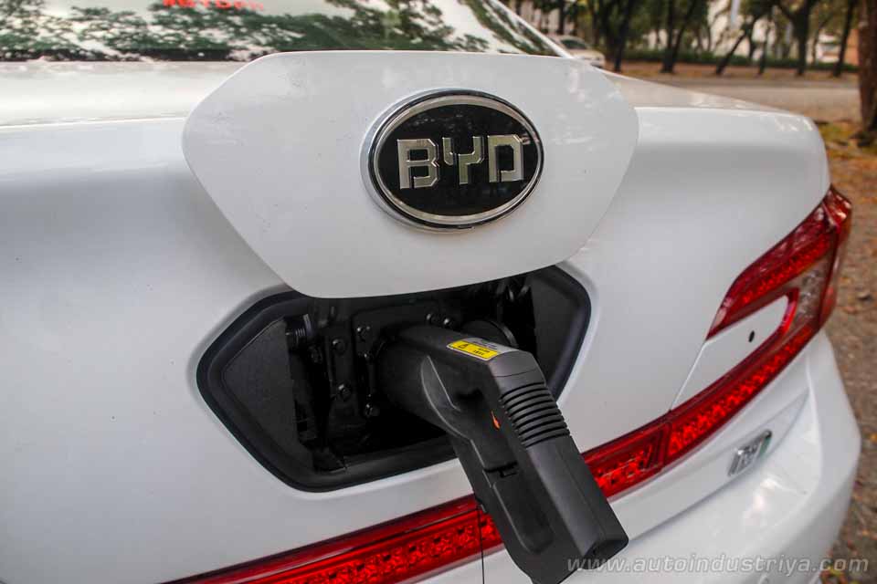 BYD Qin rear plug
