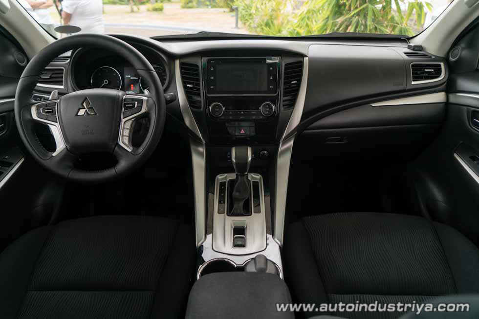 Montero Sport interior