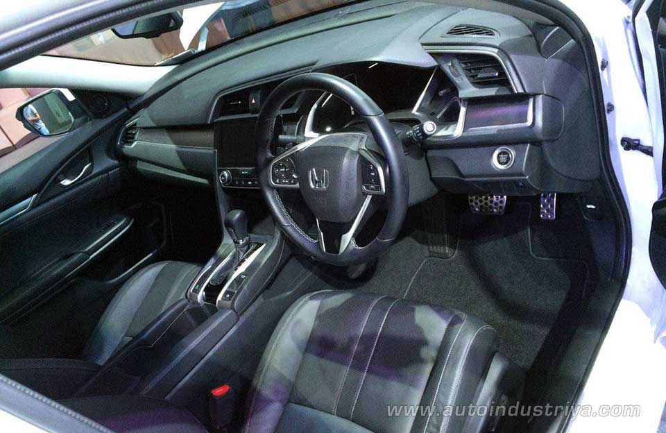 2016 Honda Civic RS interior