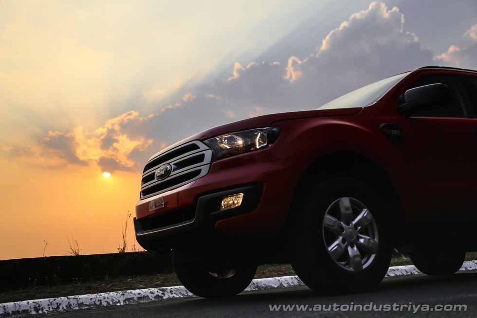 Sunset over at Thunderbird Resorts with the Ford Everest