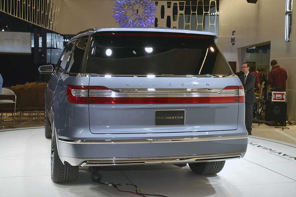 Lincoln Navigator Concept rear