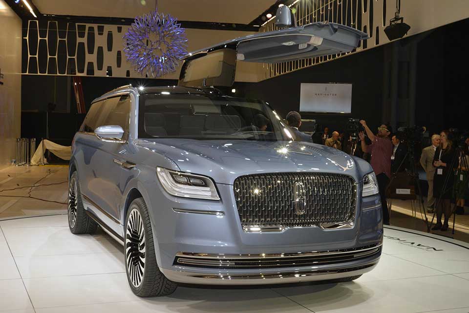 Lincoln Navigator Concept front