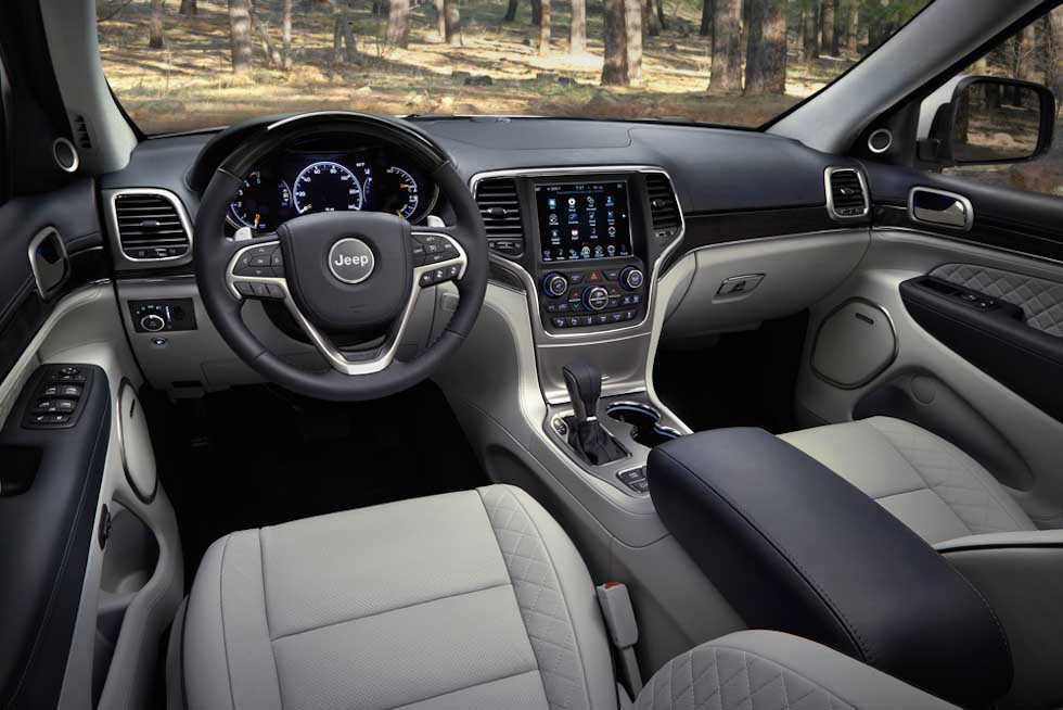 2017 Jeep Grand Cherokee Summit interior