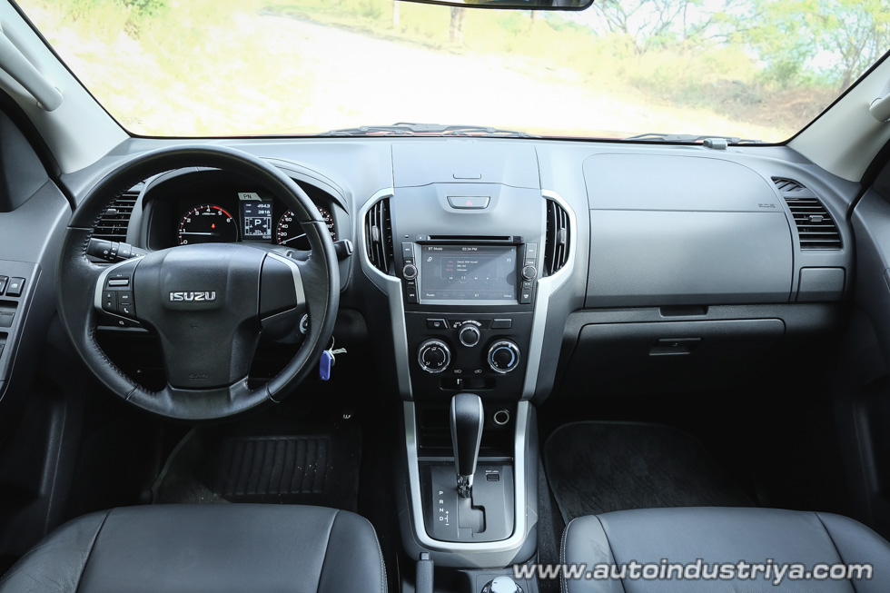 2016 Isuzu D-Max 3.0L 4x4 LS dashboard