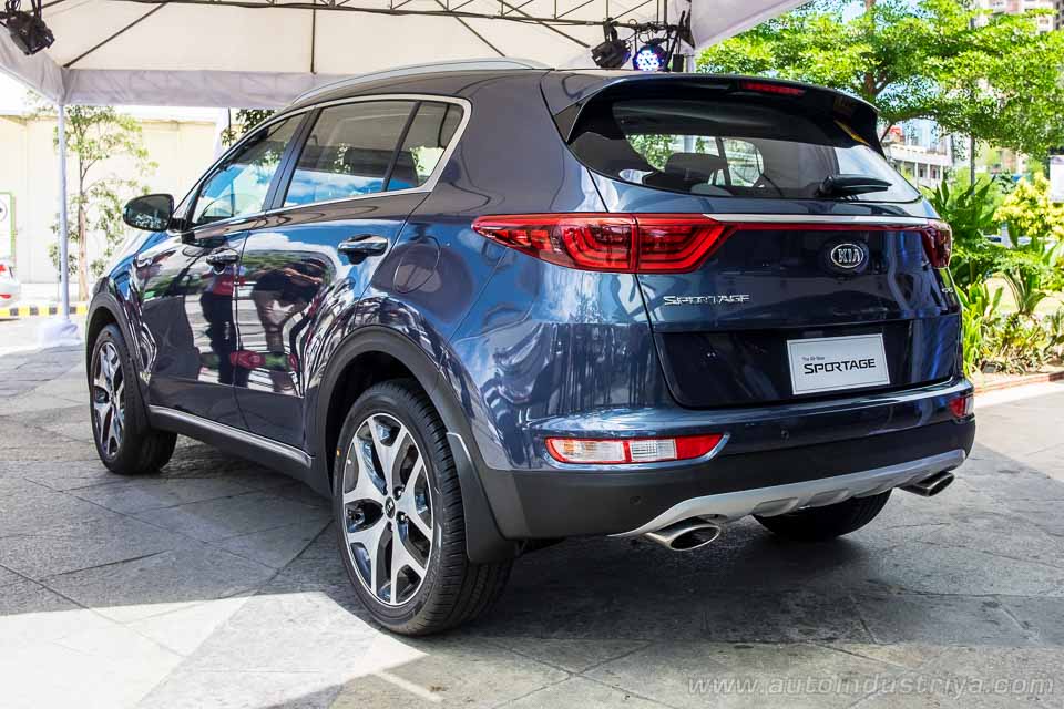 Rear quarter of the 2016 Kia Sportage