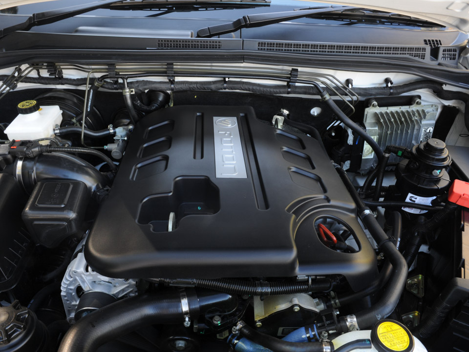 Foton Thunder Cummins engine