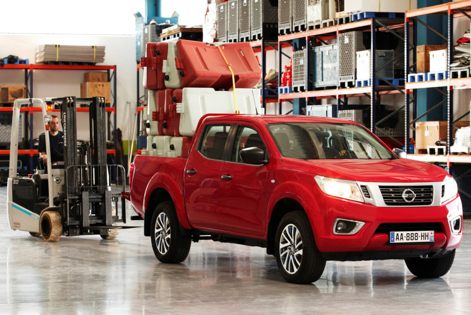 Despite coil springs, the Navara NP300 can carry over 1 ton