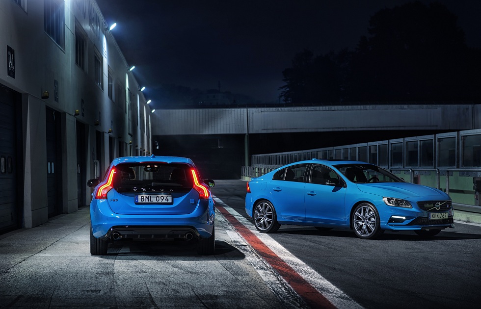 Rear and front of the Volvo V60 and S60 Polestar