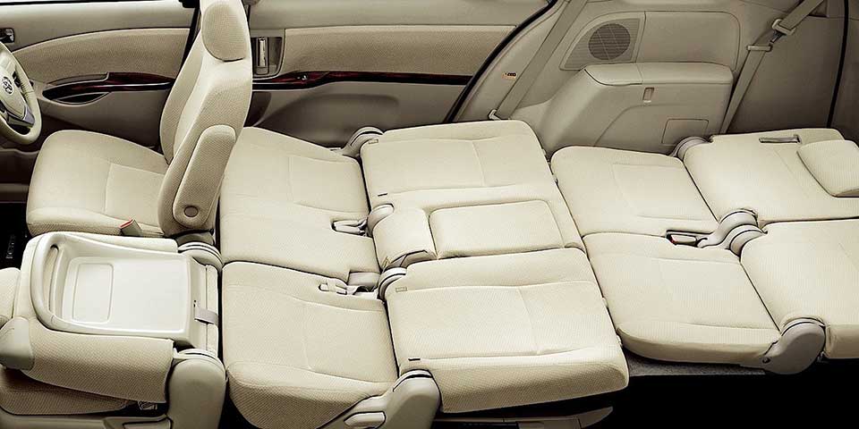Toyota Isis seats folded