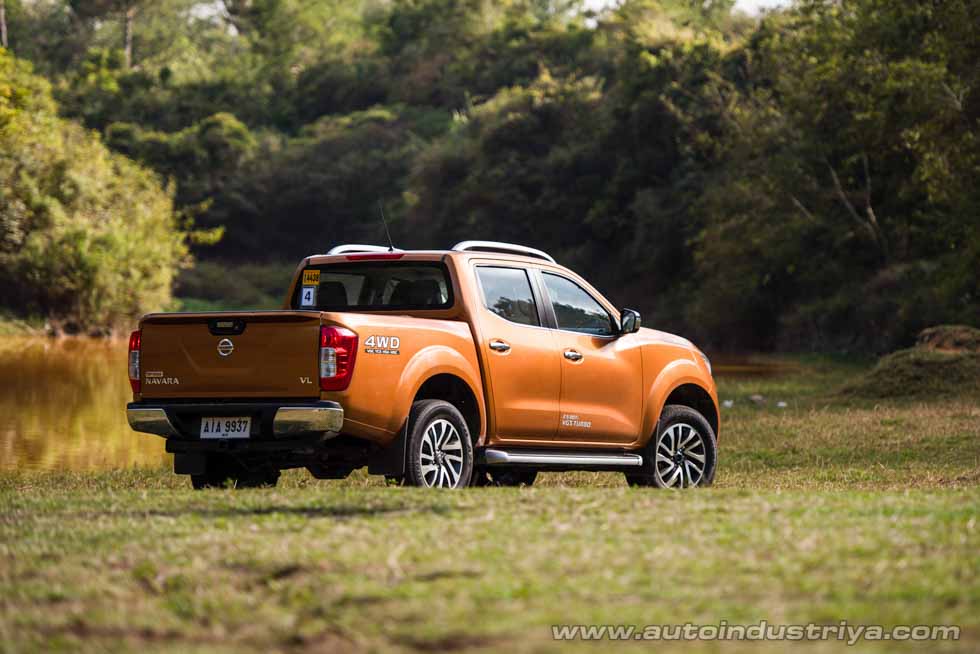 2015 Nissan NP300 Navara rear quarter