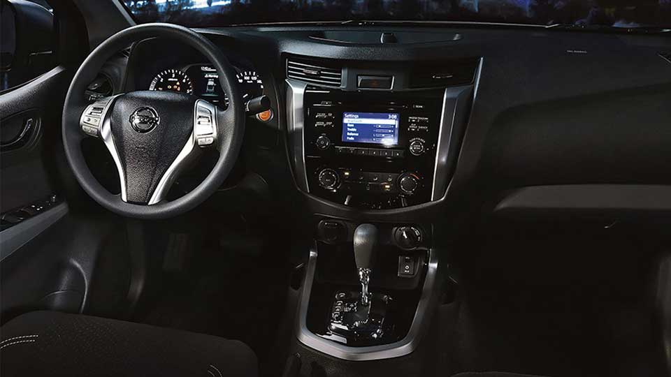 2015 Nissan NP300 Navara dashboard