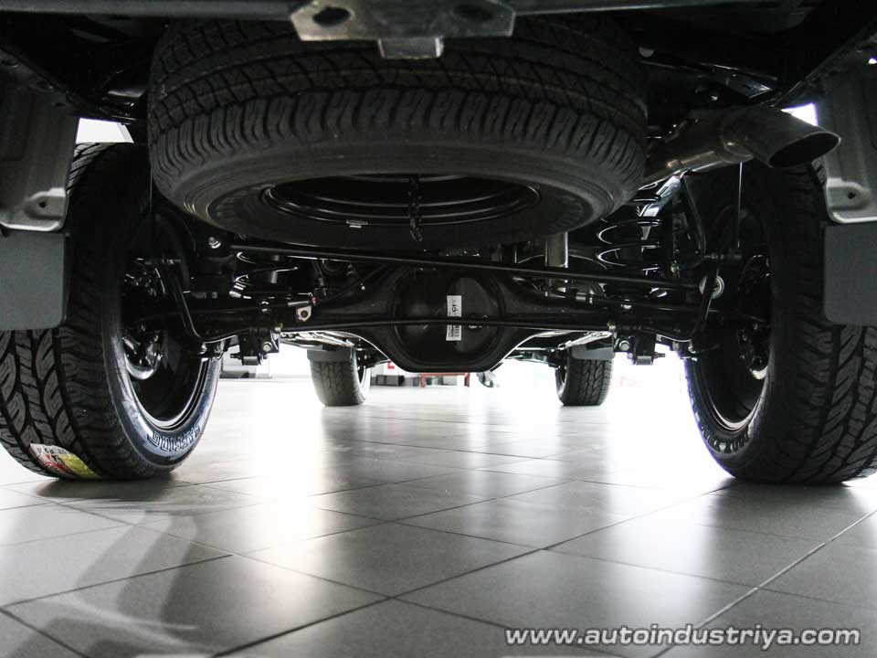 2015 Nissan NP300 Navara rear suspension