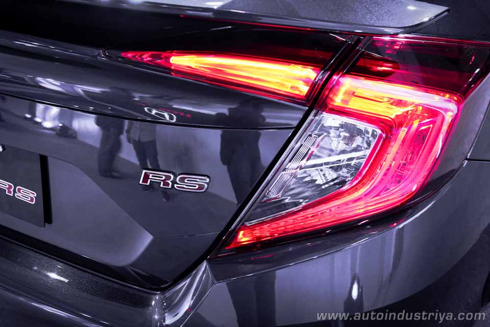 2016 Honda Civic rear quarter