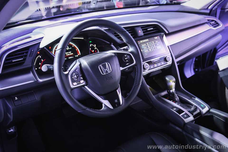 2016 Honda Civic interior