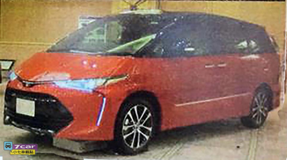 Front and side view of the alleged 2016 Toyota Previa