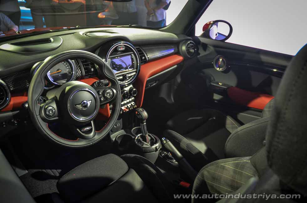 Inside the 2016 Mini Convertible