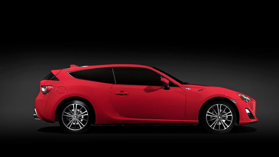 Side profile of the Toyota 86 Shooting Brake Concept