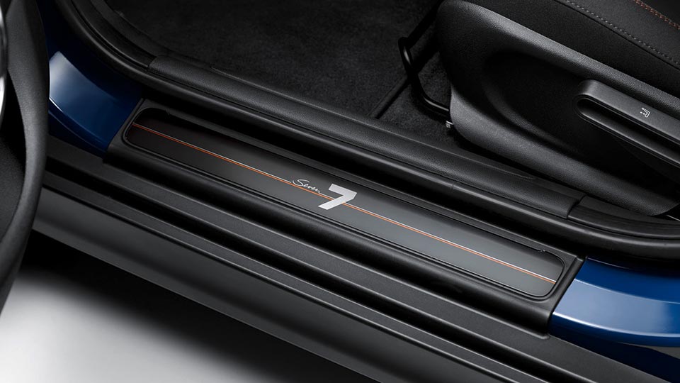 The illuminated door sill plate of the 2017 Mini Seven