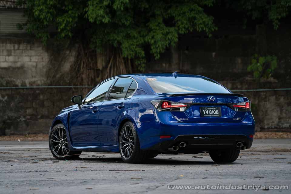 2016 Lexus GS F rear quarter