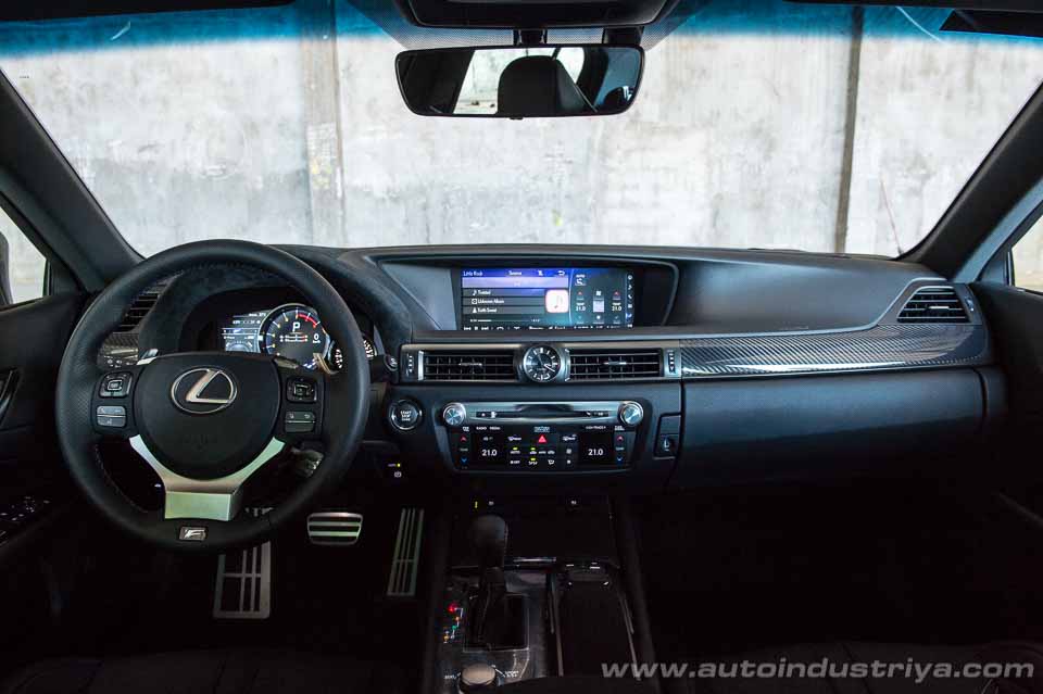 2016 Lexus GS F cabin