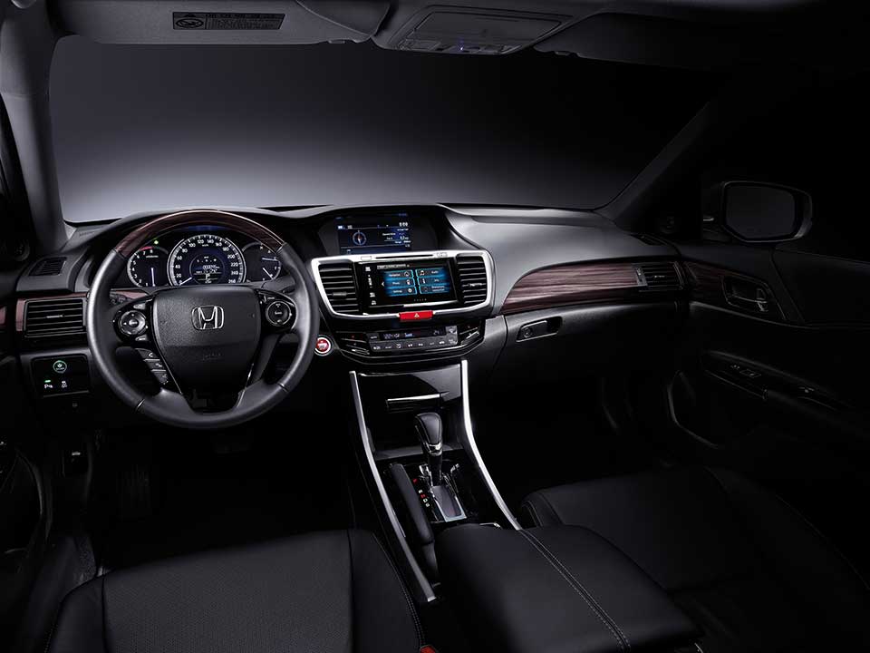 Inside the 2016 Honda Accord