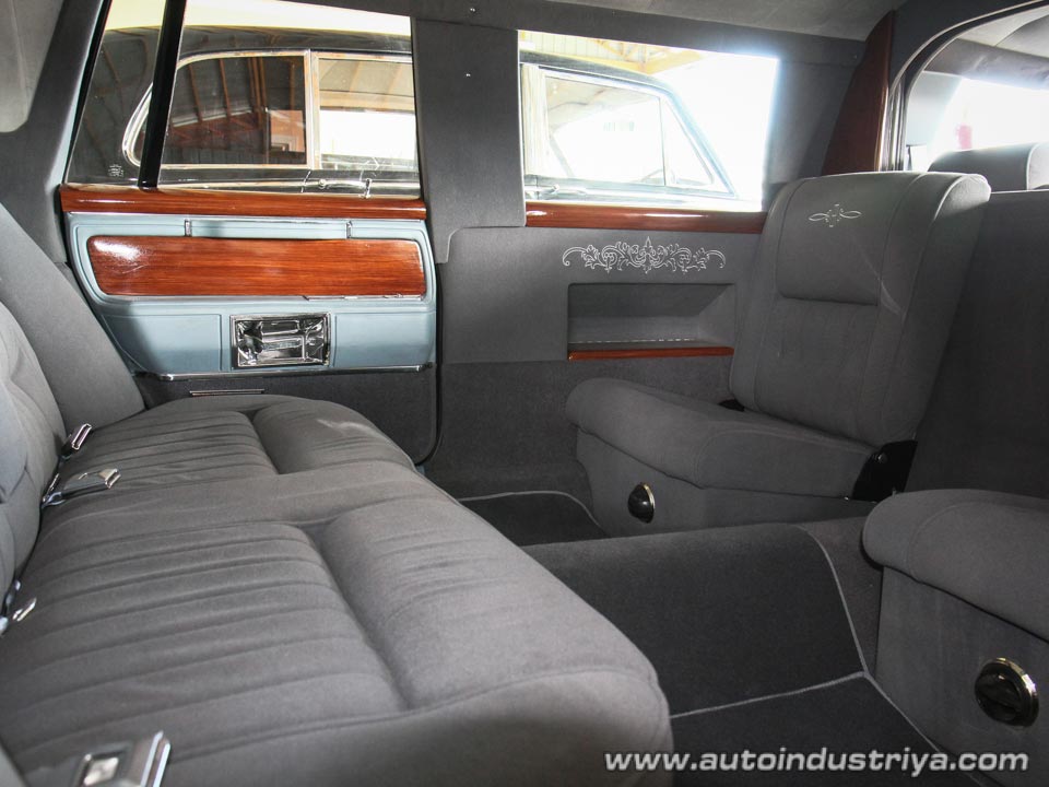 Lincoln Town Car rear quarters