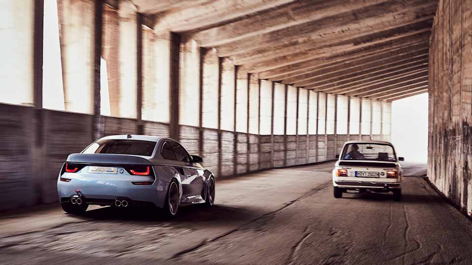 BMW 2002 Hommage rear